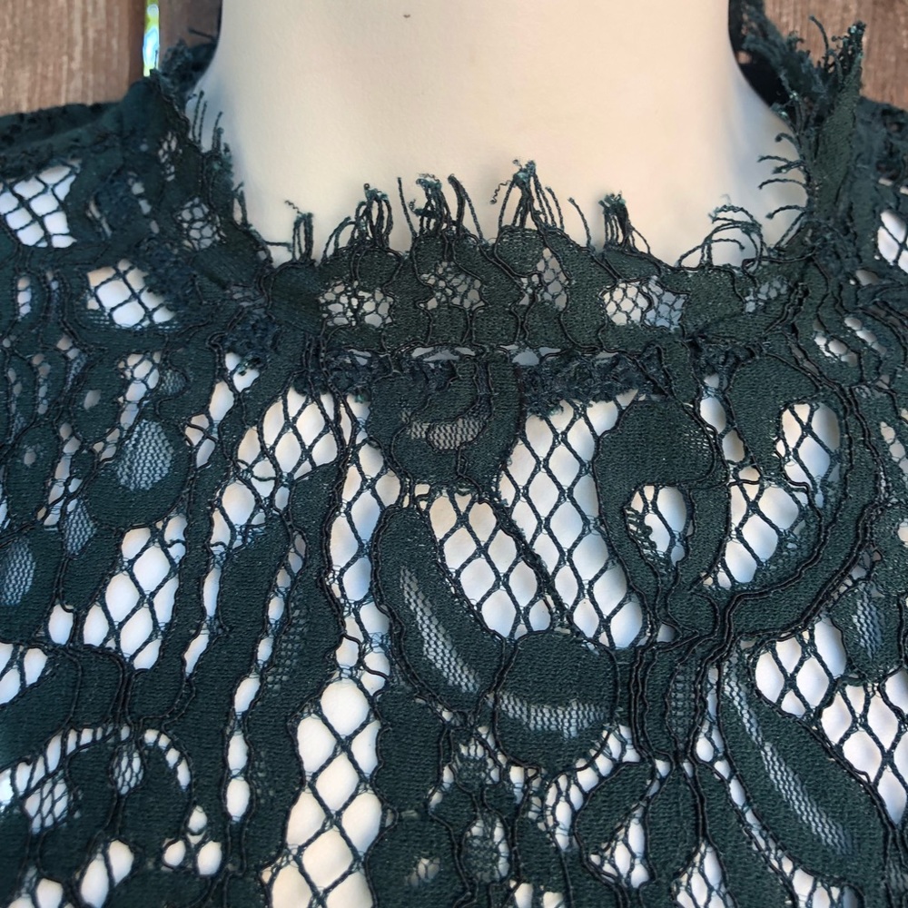 🌻 Forest green lace holiday party dress - Picture 4 of 6